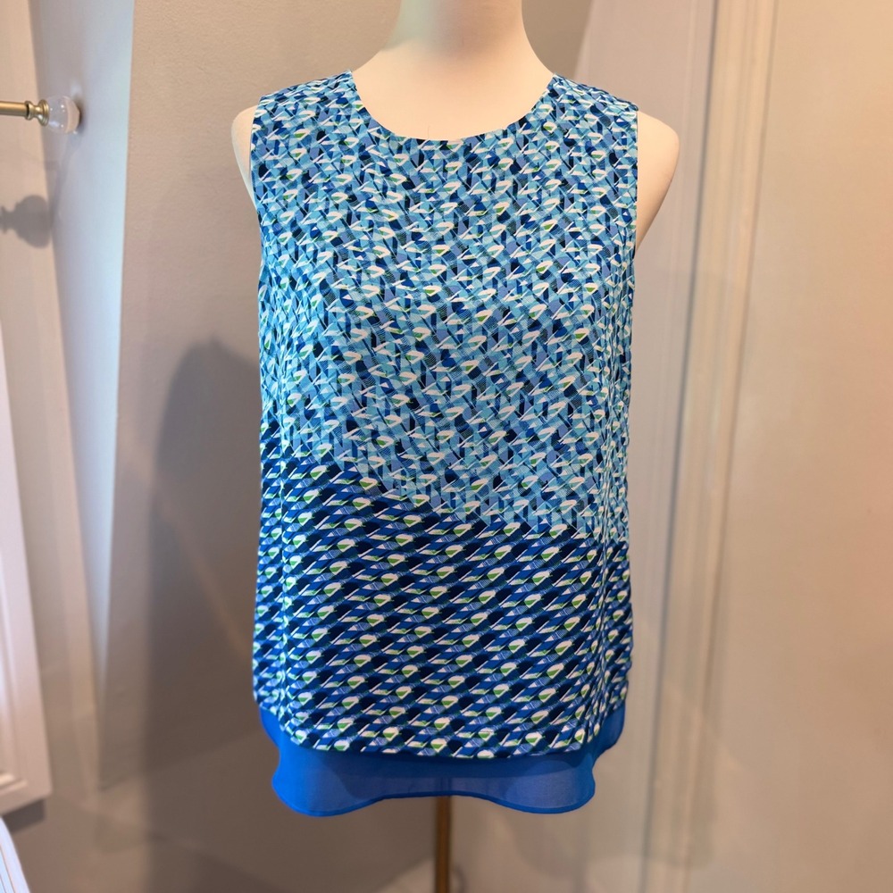 Rose & Olive‎ Blue Geometric Sleeveless Blouse Geometric Print Chic | Size M